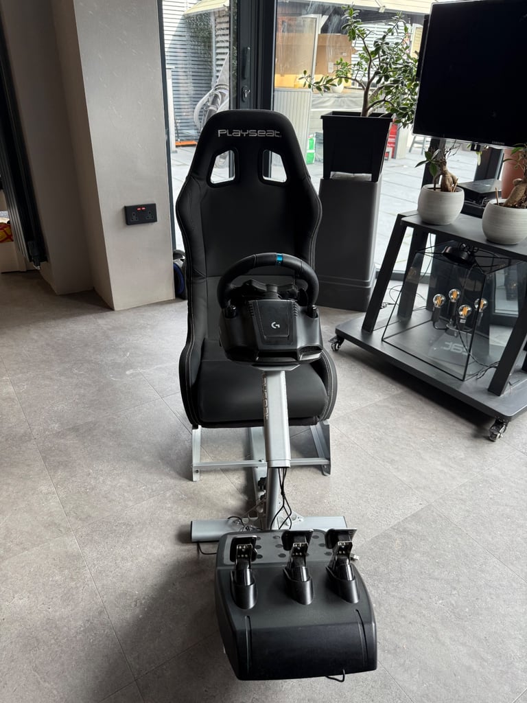 image for Play seat with wheel and pedals 