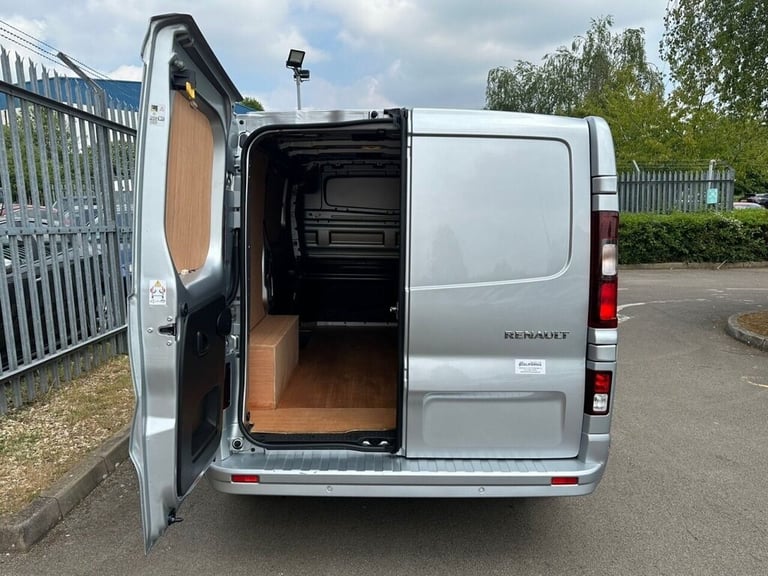 2023 Renault Trafic 2.0 dCi Blue 28 Sport+ Panel Van 5dr Diesel EDC SWB Euro 6 (s/s) (170 ps) PAN...