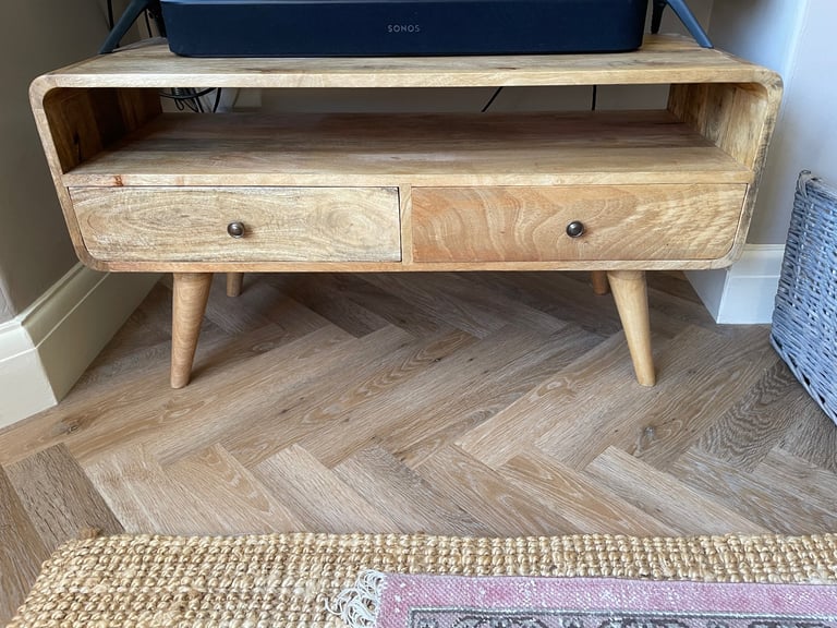 TV/media unit - mangowood - excellent condition 