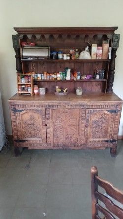 Dresser