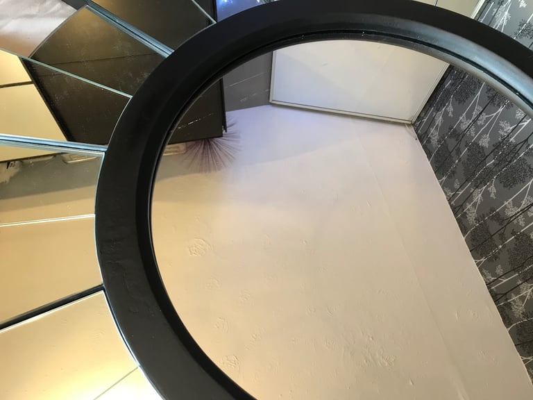 Elegant Stylish WEST DECOR very large mirror black 110.5cm or 43.5 inch dia  Light weight