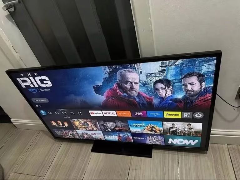 image for 42" BUSH FREEVIEW HD FULL HD LED TV WITH ORIGINAL STAND & REMOTE CONTROL