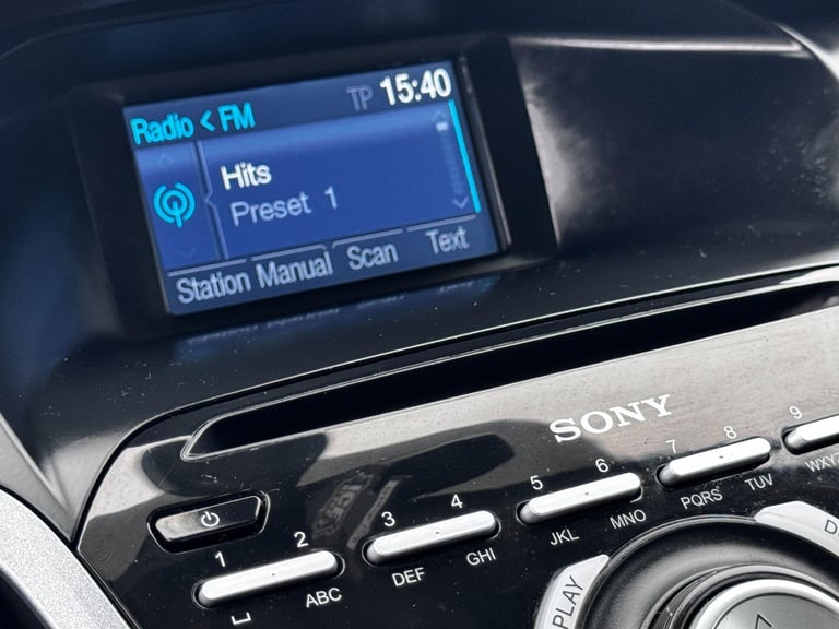 2011 Ford Focus 1.6 TDCi Titanium Euro 5 (s/s) 5dr HATCHBACK Diesel Manual