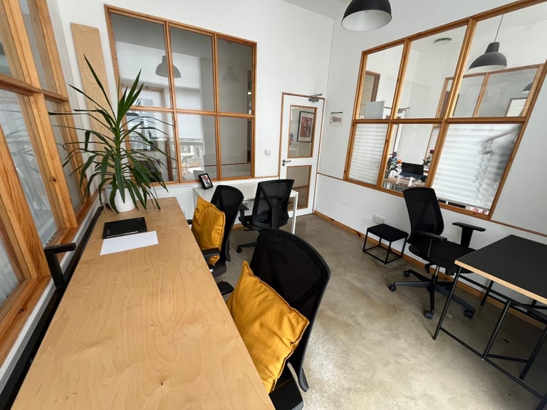 Office | Beauty Room | Creative Space | Workspace | Desk in Leyton East London E10