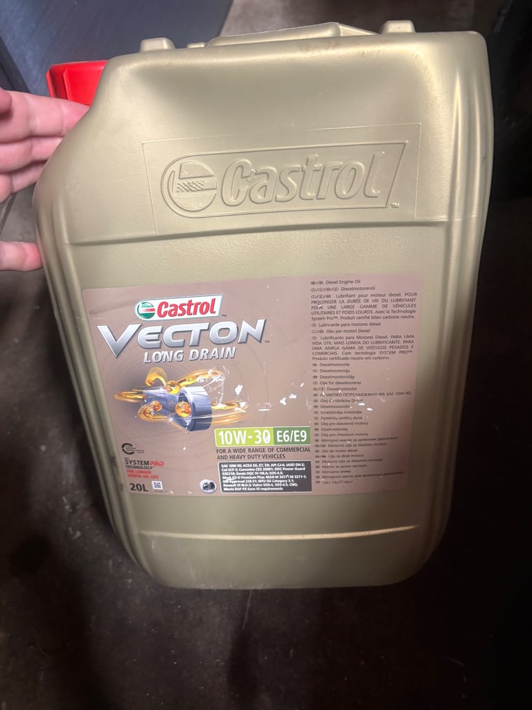 Castrol vecton 10w30 20 litre unopened ONO