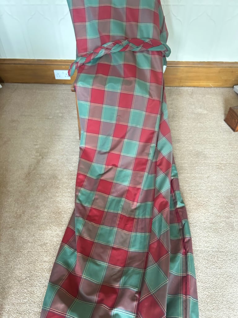 image for Red and green fully lined curtains with tie backs 