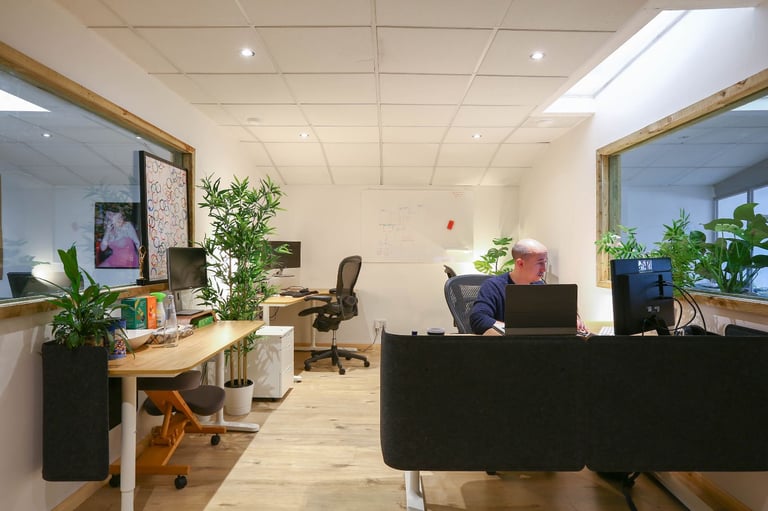 Creative Space | Workspace | Artist Studio | Commercial Unit | Office | Desk in Hackney London E9
