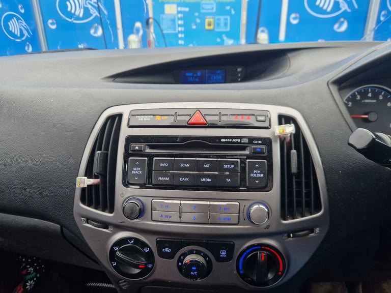Hyundai, I20, Hatchback, 2014, Manual, 1248 (cc),5 doors - Image 10