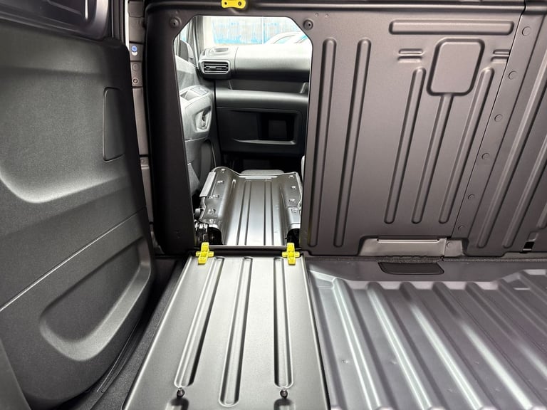 2025 Peugeot Partner 1.5 BlueHDi 100 Professional Van Van Diesel Manual