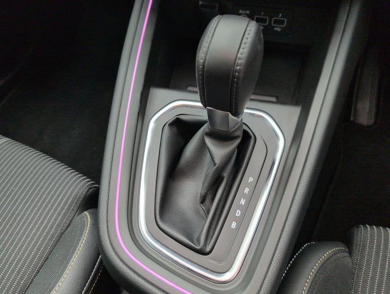 2023 Renault Clio 1.6 E-TECH E-Tech engineered Hatchback 5dr Petrol Hybrid Auto Euro 6 (s/s)  HAT...