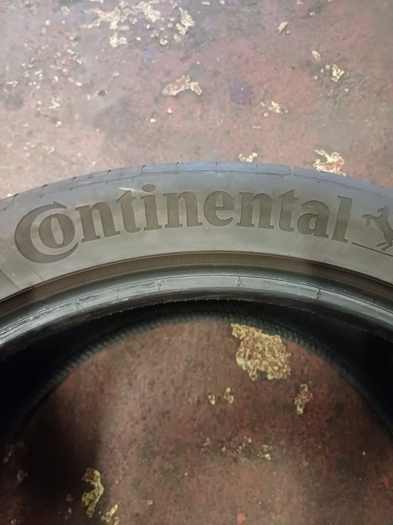 1x 325 35 22 Continental Tyre