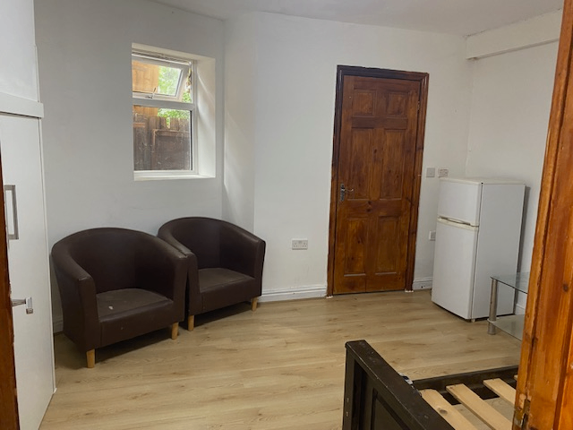 STUDIO ROOM TO RENT! *£630PM INCLUDES ALL BILLS*