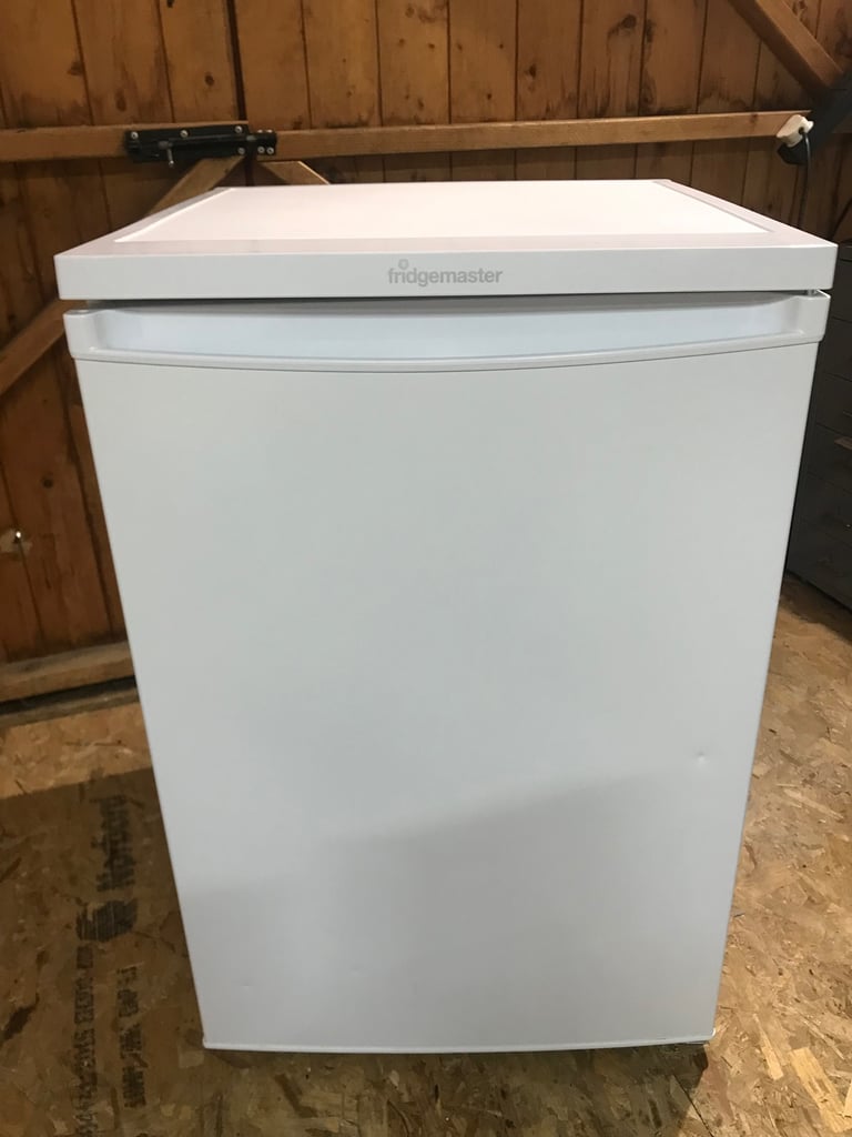 image for Indesit undercounter full size fridge nearly new condition £50