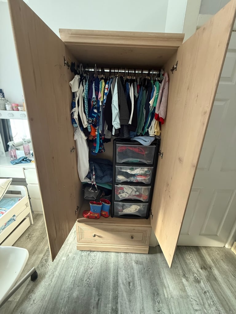 Solid wardrobe 