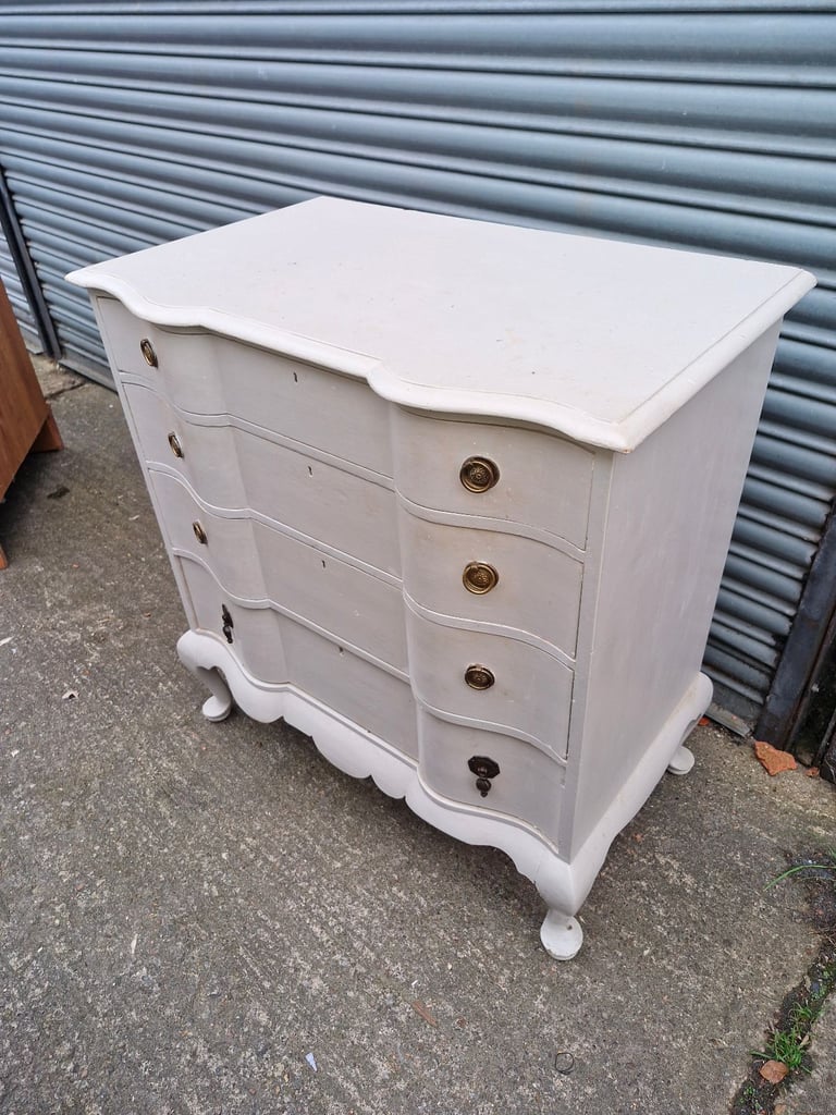 image for Chest of drawers 