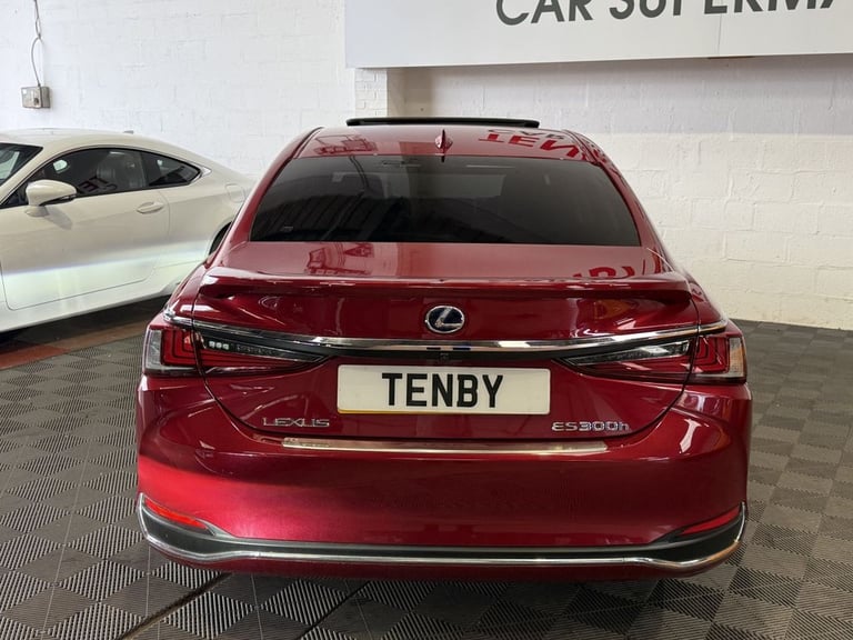 2019 Lexus ES 2.5 300h Saloon 4dr Petrol Hybrid E-CVT Euro 6 (s/s) (218 ps) Saloon PETROL/ELECTRI...
