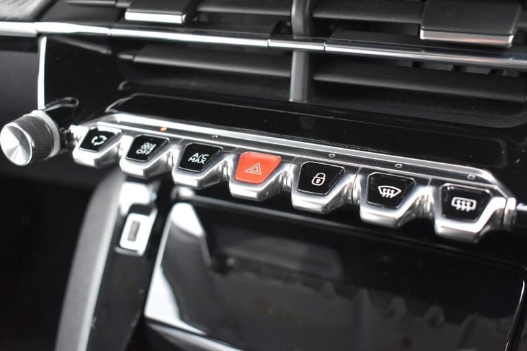 2021 Peugeot 208 1.2 PureTech Allure Hatchback 5dr Petrol EAT Euro 6 (s/s) (130 ps) HATCHBACK Pet...