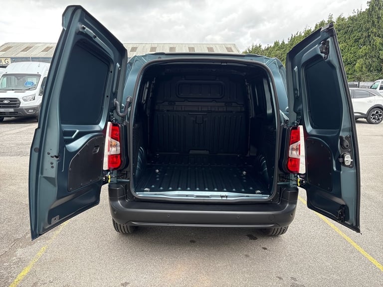 2025 Peugeot Partner 1.5 BlueHDi 100 Professional Van Van Diesel Manual