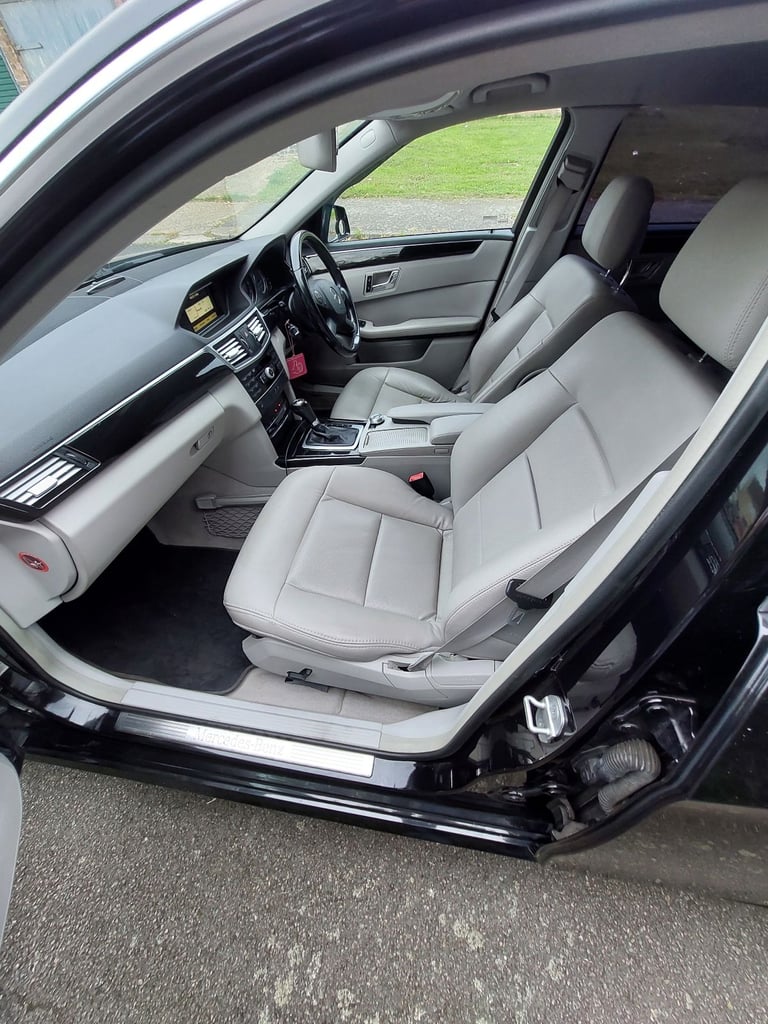 Mercedes-Benz, E CLASS, Saloon, 2011, Semi-Auto, 2143 (cc), 4 doors