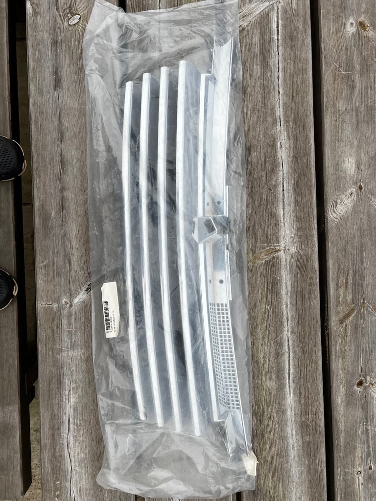 VW Golf Mk4 Chrome Grille