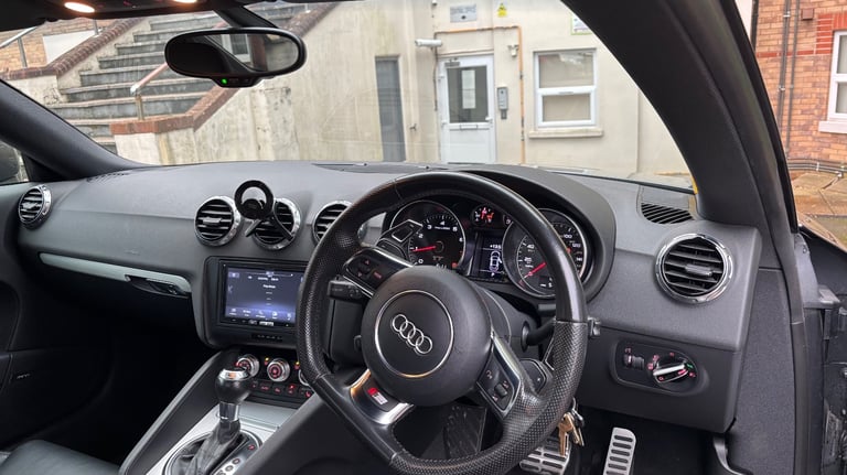 Audi, TT, Coupe, 2011, Semi-Auto, 1984 (cc), 2 doors