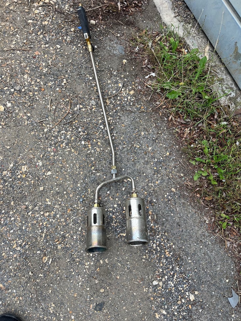 ROOFERS GAS TORCH TWIN HEAD