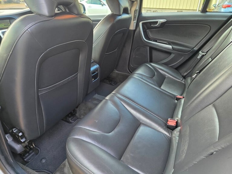 Volvo V60 D4 CROSS COUNTRY SE NAV