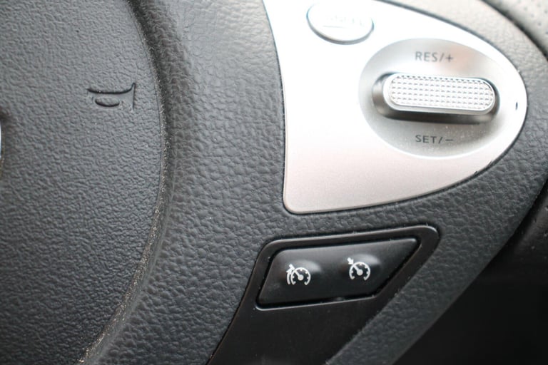 2014 Nissan Juke 1.2 DIG-T Tekna Euro 5 (s/s) 5dr Euro 5 HATCHBACK Petrol Manual