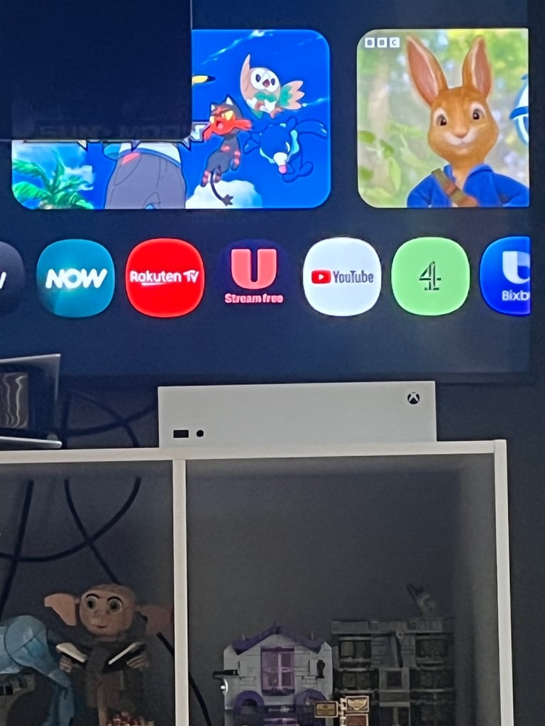 Xbox series s , digital only (controller seperate or msg)