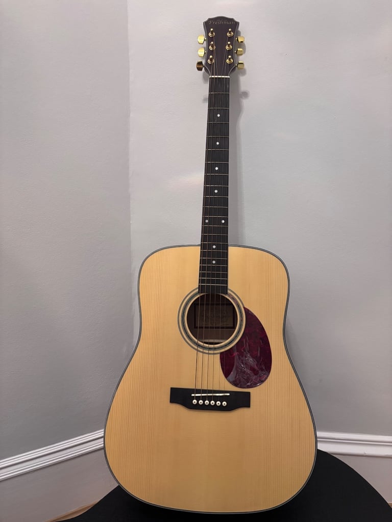Freshman Acoustic Guitar (Natural Finish)