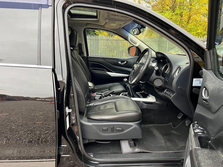 2017 Nissan Navara Double Cab Pick Up Tekna 2.3dCi 190 4WD PICK UP DIESEL Manual