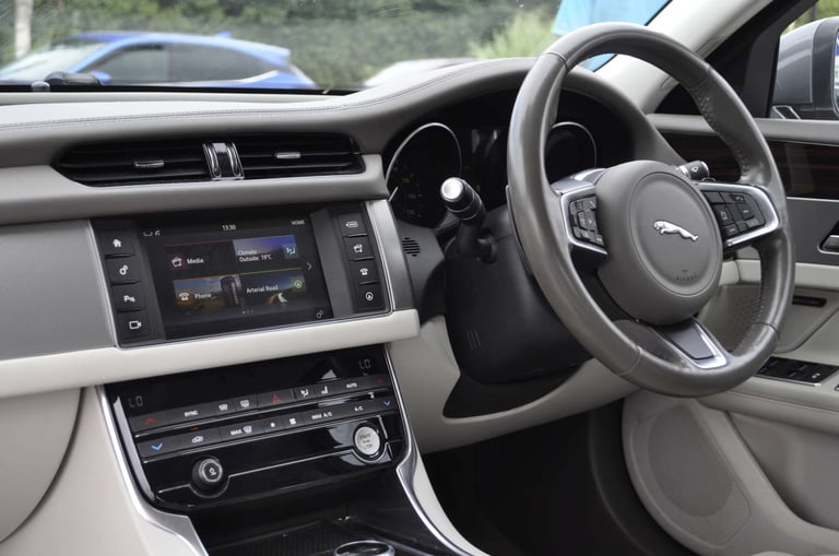 2017 Jaguar XF 2.0 XF Portfolio i Auto 4dr Saloon Petrol Automatic