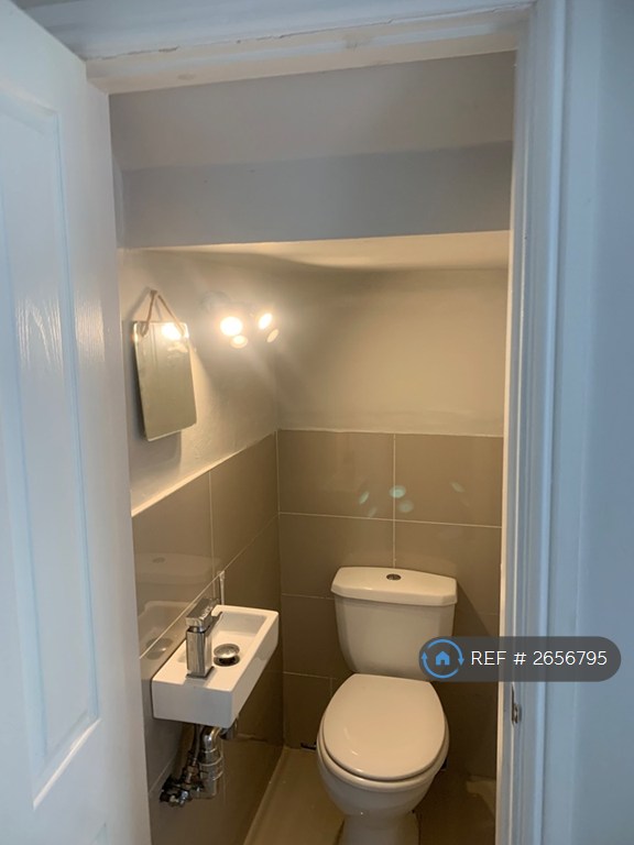 3 bedroom flat in Ashleigh Grove, West Jesmond, Newcastle Upon Tyne, NE2 (3 bed) (#2656795)