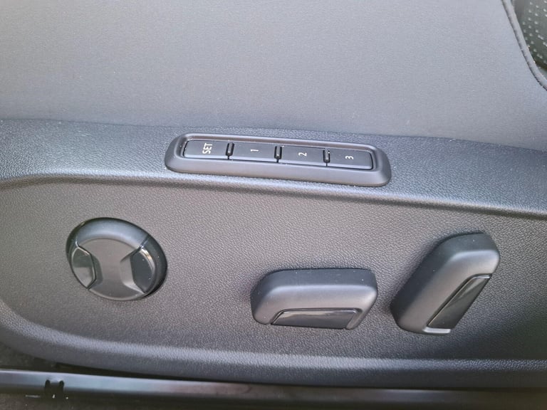 2025 Cupra Leon 1.5 eHybrid 272 VZ3 5dr DSG HATCHBACK PETROL/ELECTRIC Automatic