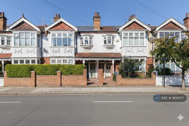 image for 5 bedroom flat in Beverstone Road, London, SW2 (5 bed) (#2651477)