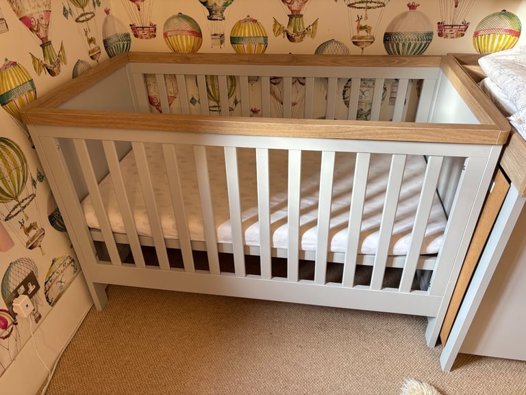 Mamas and papas Cot Bed