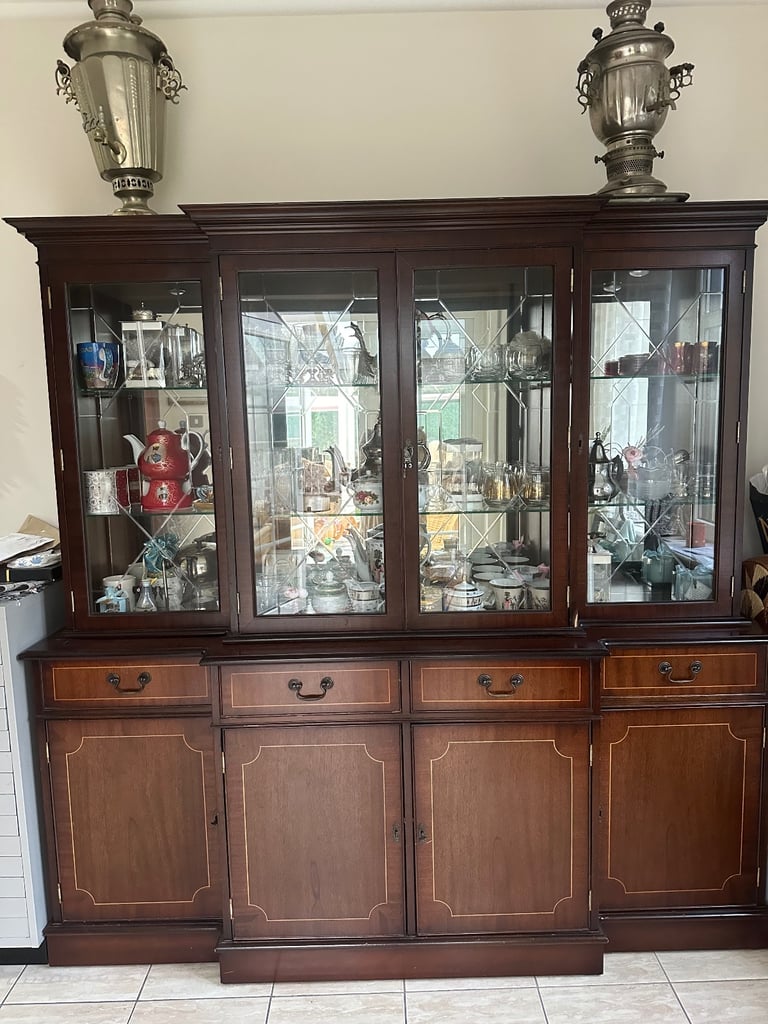Display cabinet 