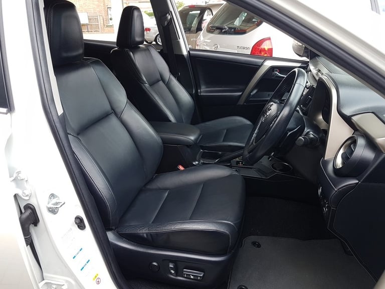 Toyota RAV4 D-4D INVINCIBLE AWD