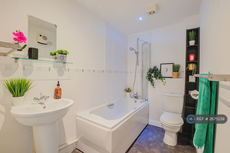 2 bedroom flat in Fellowes Road, Peterborough, PE2 (2 bed) (#2675239)