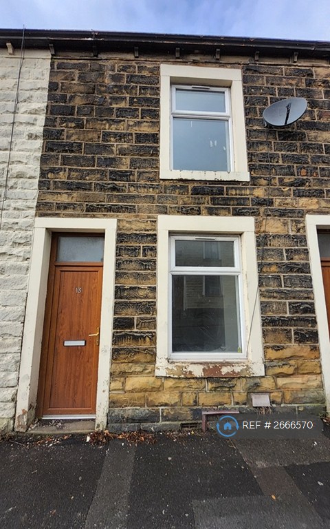 2 bedroom house in Regent Street, Nelson, BB9 (2 bed) (#2666570)