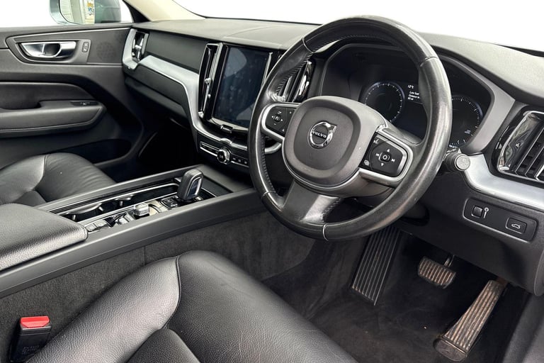 2019 Volvo XC60 2.0 B4 MHEV Momentum Auto AWD Euro 6 (s/s) 5dr SUV DIESEL Automatic