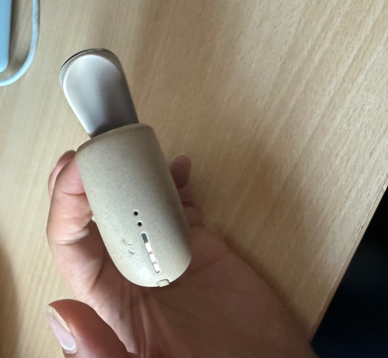 IQOS ILUMA Charger Pebble Beige Good condition and working properly  