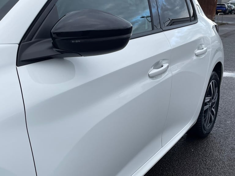 2023 Peugeot 208 1.2 PureTech Allure Premium + Euro 6 (s/s) 5dr HATCHBACK Petrol Manual