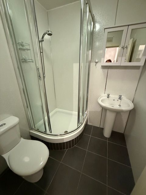 Central 1 Bedroom Flat D/G E/H Part Furnished