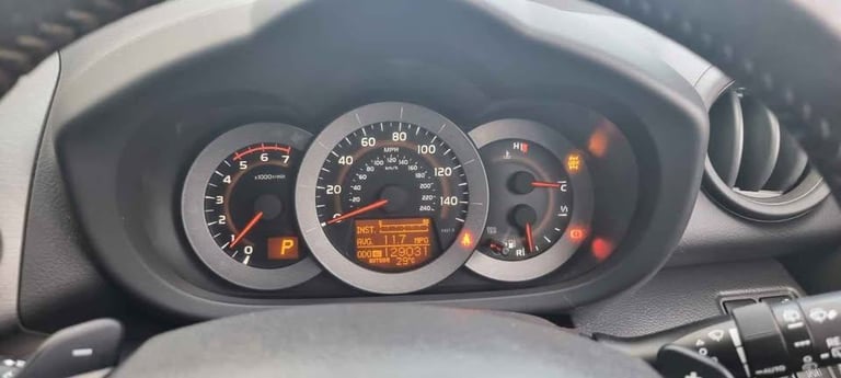 🚙 2012 Toyota RAV4 SR – 2.2 Diesel 4x4 | Automatic | MOT July 2026 ✅