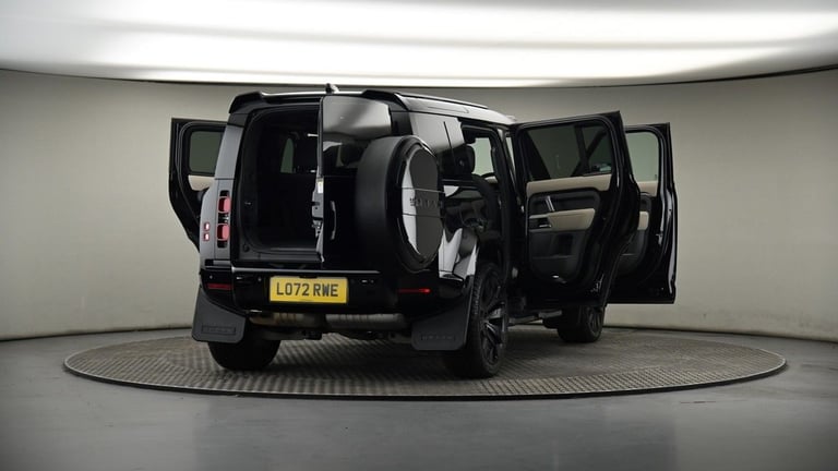 2023 Land Rover Defender 110 3.0 D300 MHEV X-Dynamic HSE SUV 5dr Diesel Auto 4WD Euro 6 (s/s) (30...