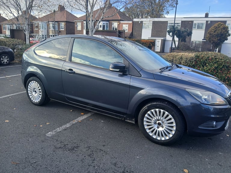 Ford focus titanium 1.6 petrol