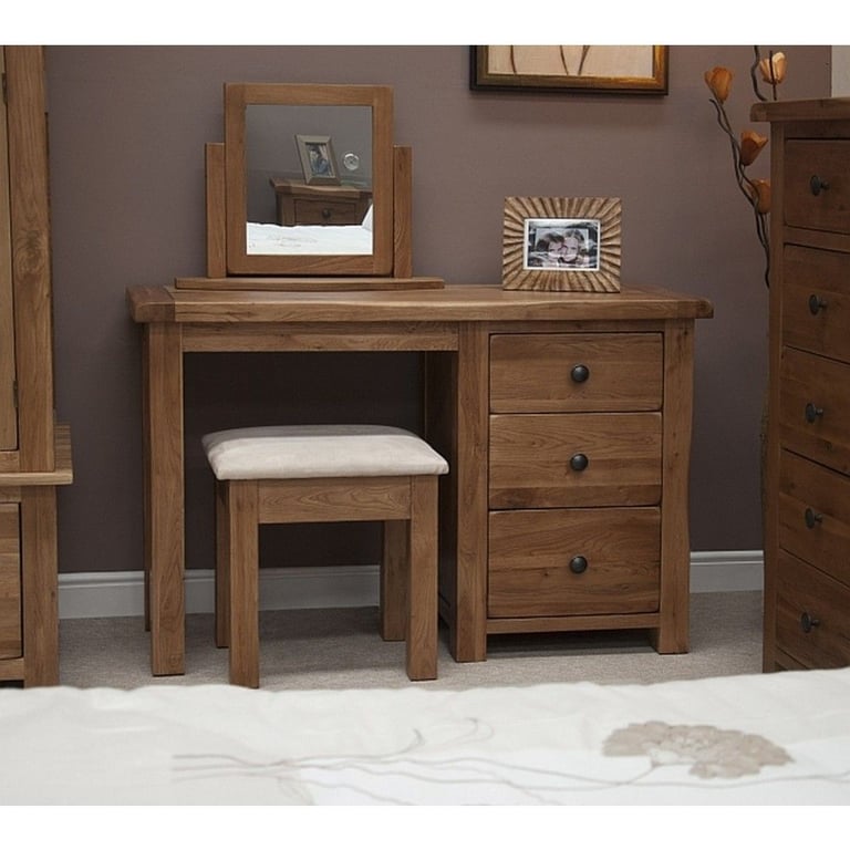 BRAND NEW EX-DISPLAY OAK FURNITURE - CLOSING DOWN SALE 