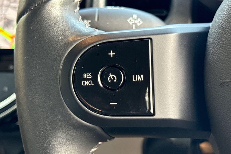 2022 MINI Hatch 1.5 Cooper Exclusive Hatchback 3dr Petrol Steptronic Euro 6 (s/s) (136 ps) HATCHB...