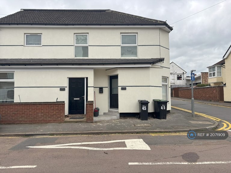 image for 1 bedroom flat in Moor Road, Rushden, NN10 (1 bed) (#2071909)